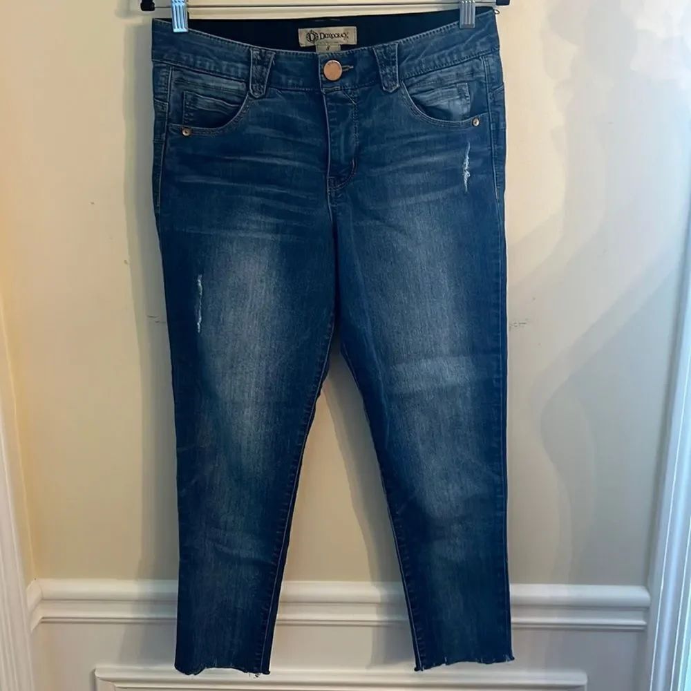 Democracy Skinny Ankle Jeans w/ Raw Hem